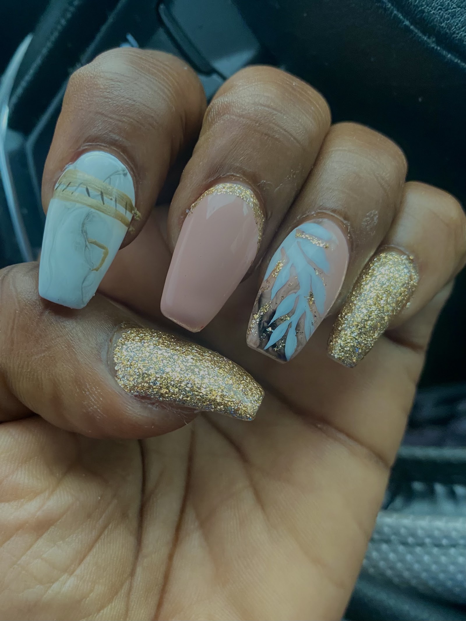 Pro Nails logo